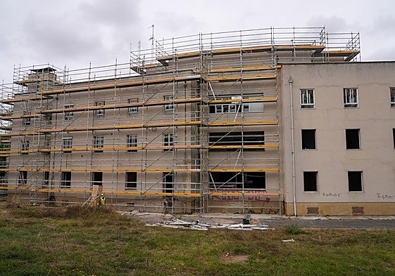 Las obras avanzan en el futuro centro de refugiados de Vitoria.