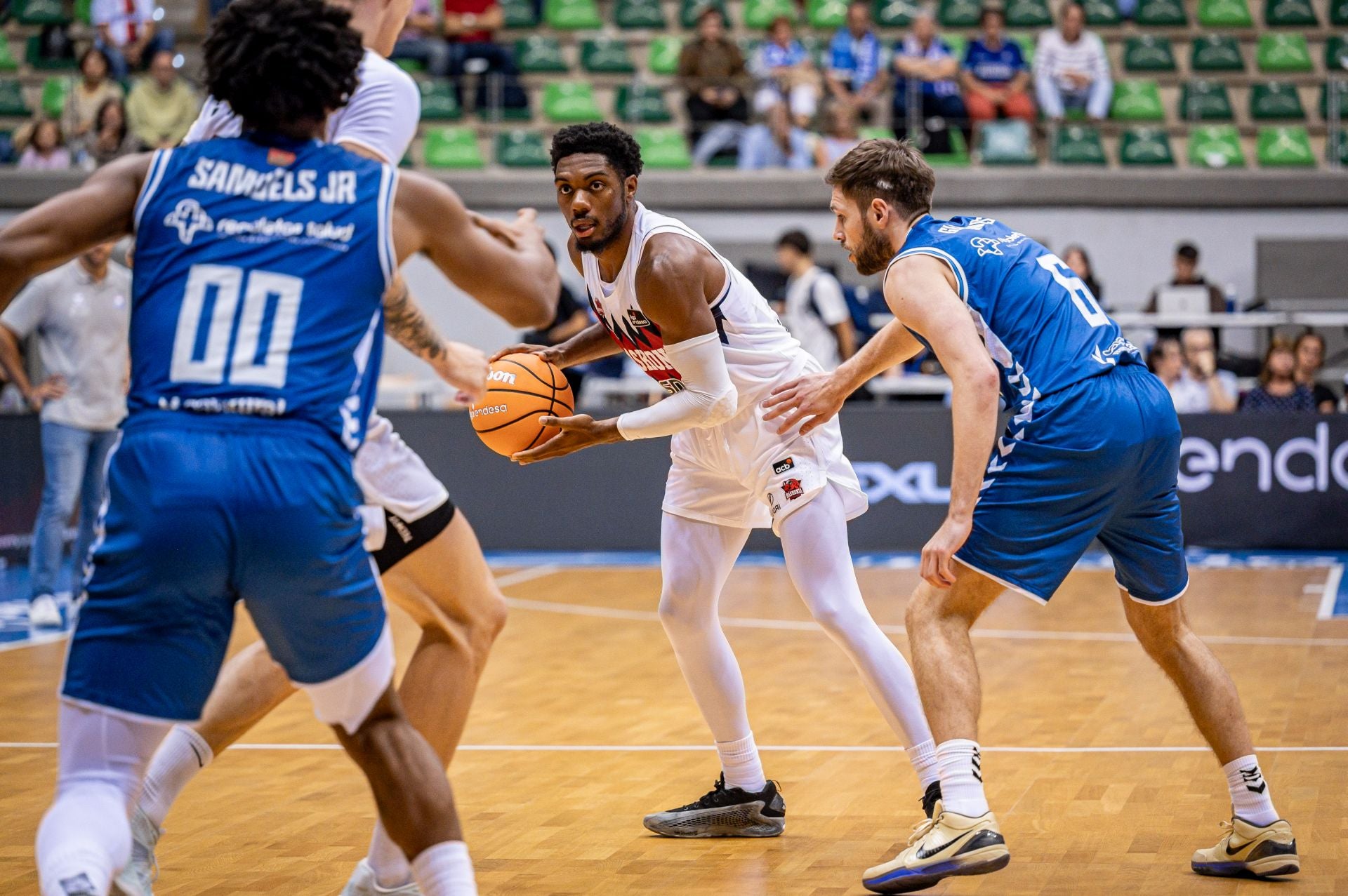El San Pablo Burgos-Baskonia de pretemporada, en imágenes