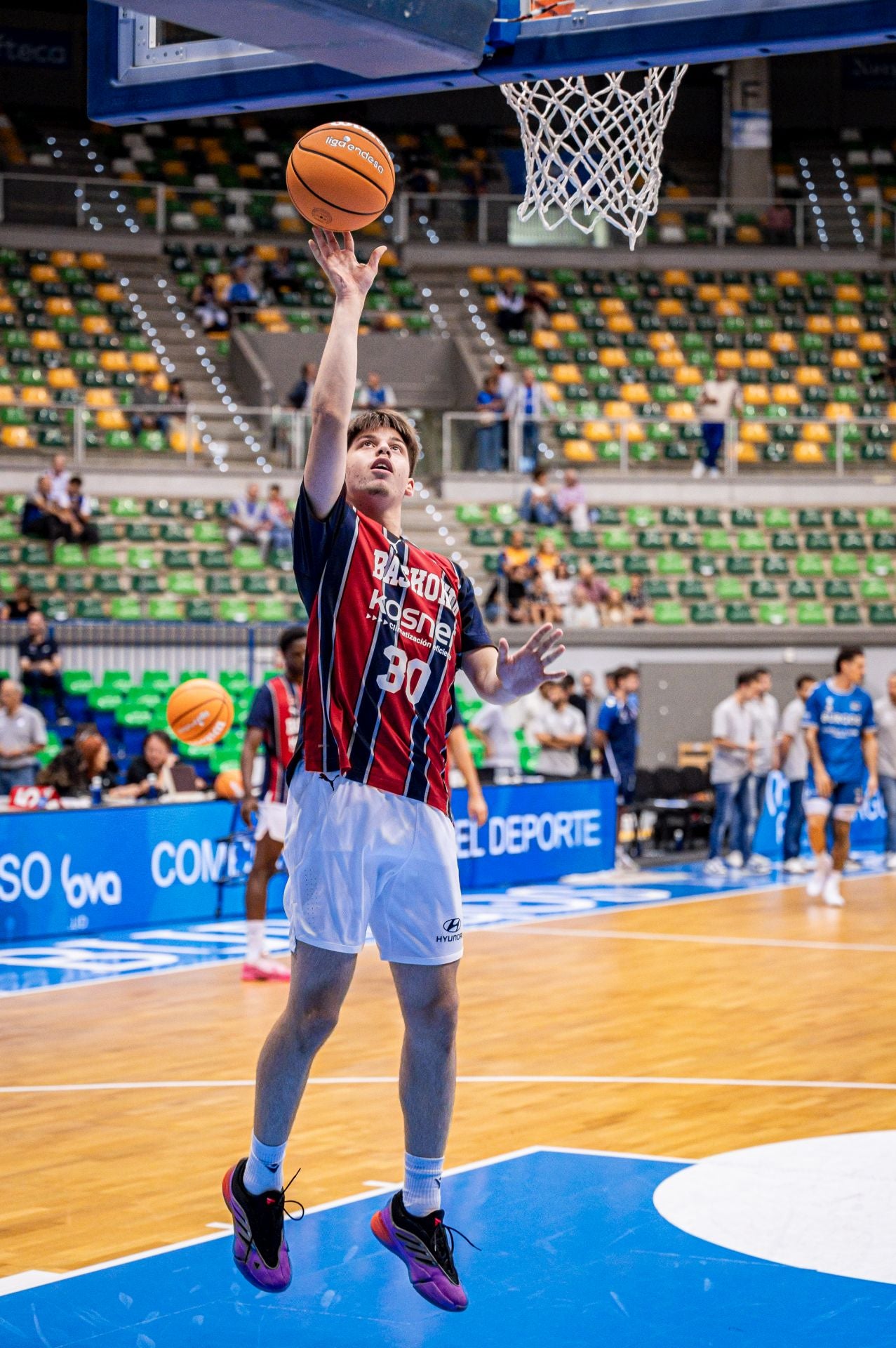 El San Pablo Burgos-Baskonia de pretemporada, en imágenes