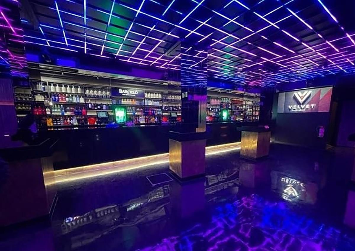 Imagen secundaria 1 - Arriba, la terraza del Radisson, en el centro, la nueva discoteca Velvet, y en la imagen inferior, el Ama 94.