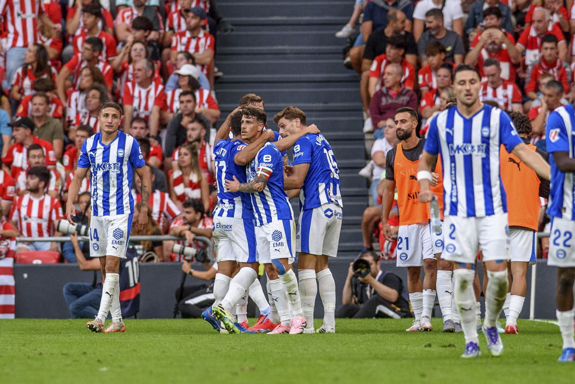 Las mejores imágenes del derbi entre Athletic y Alavés