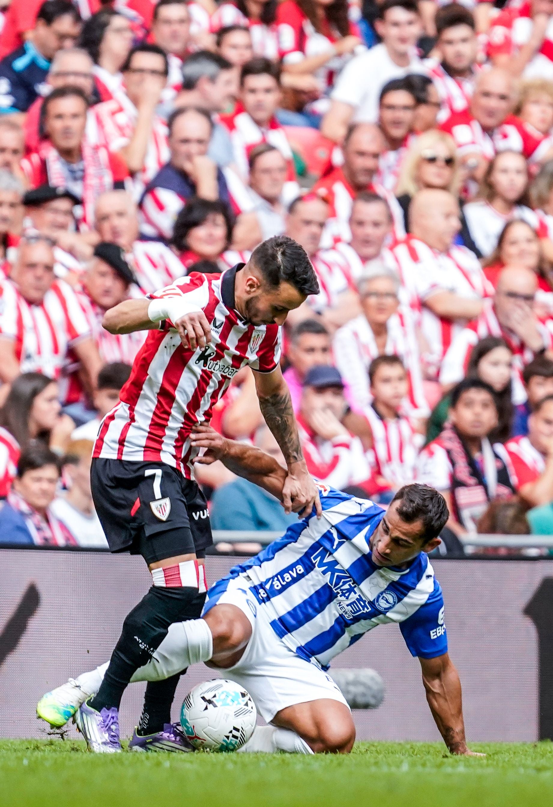 Las mejores imágenes del derbi entre Athletic y Alavés