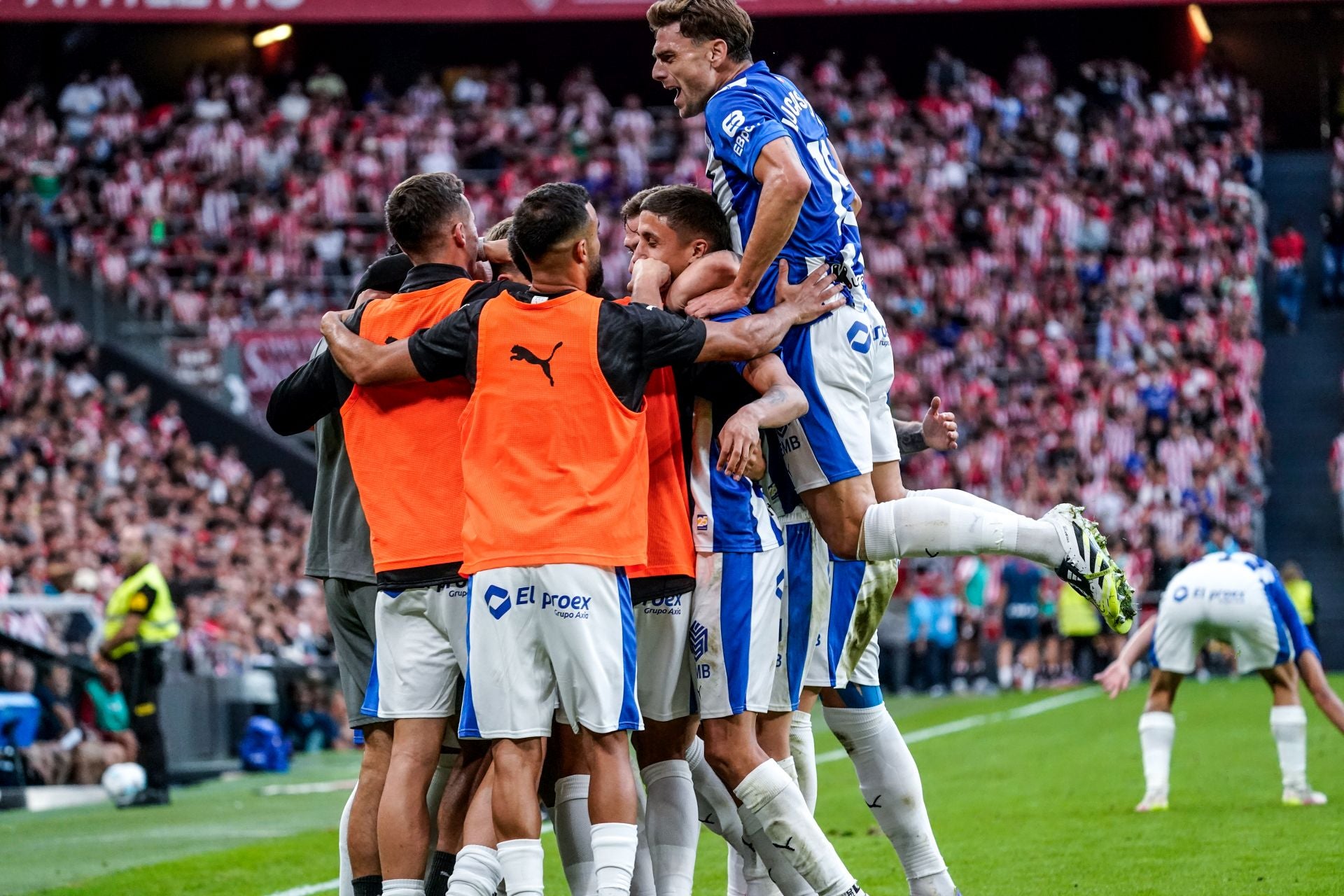 Las mejores imágenes del derbi entre Athletic y Alavés