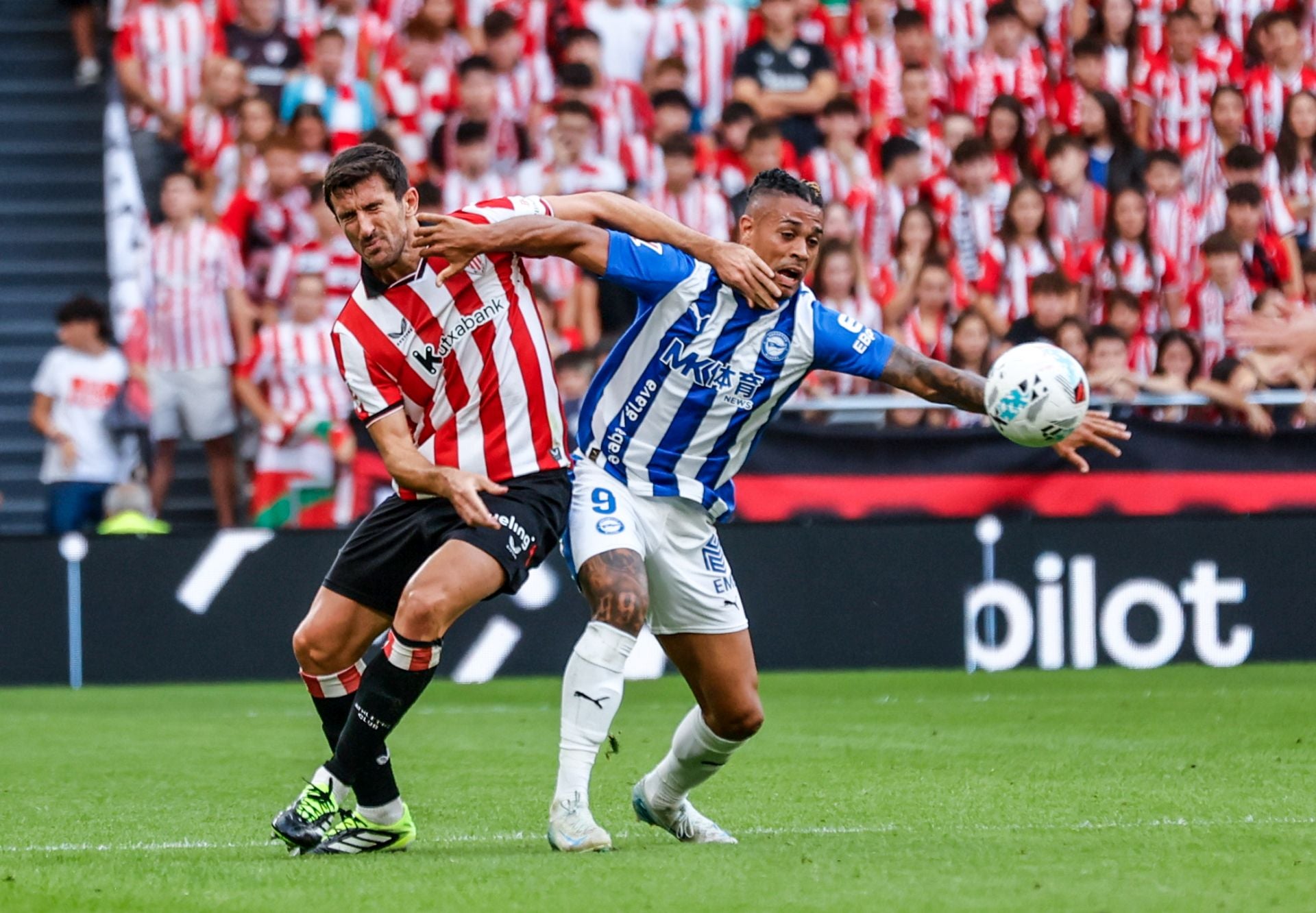 Las mejores imágenes del derbi entre Athletic y Alavés