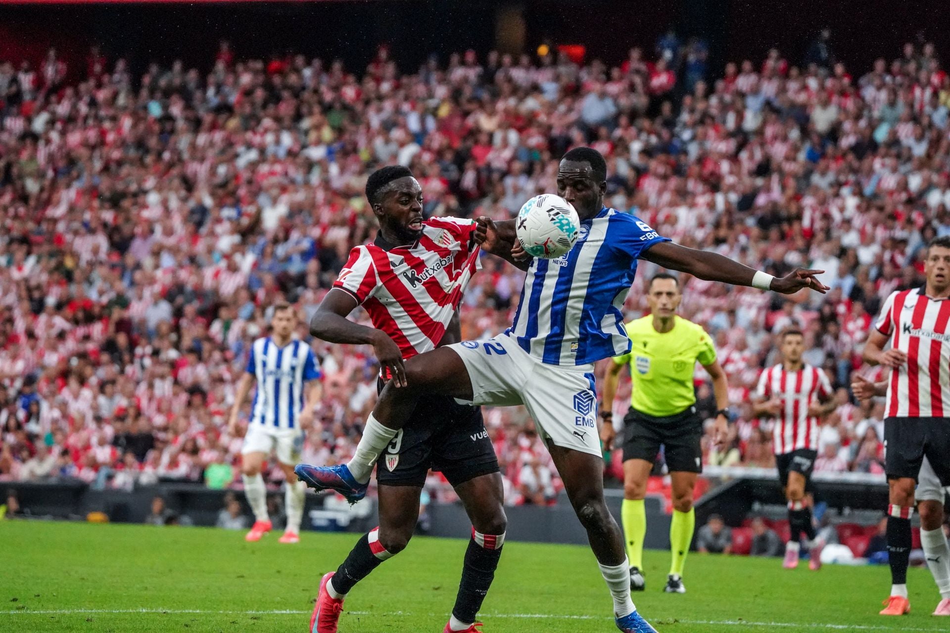 Las mejores imágenes del derbi entre Athletic y Alavés