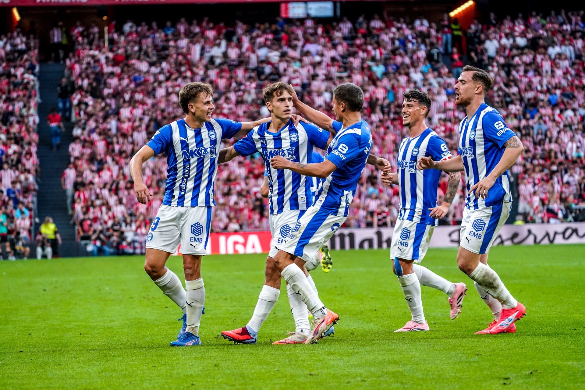 Las mejores imágenes del derbi entre Athletic y Alavés