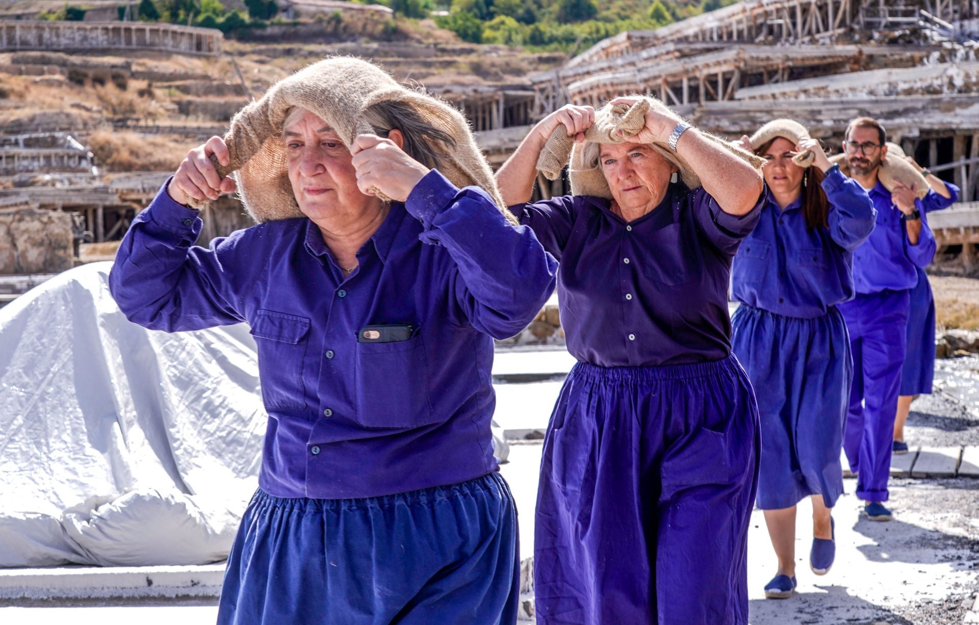 Salinas de Añana festeja el final de su cosecha