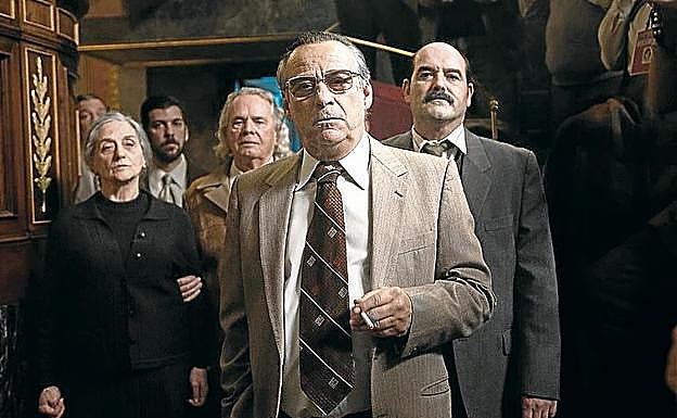 Eduard Fernández es Santiago Carrillo en 'Anatomía de un instante'.