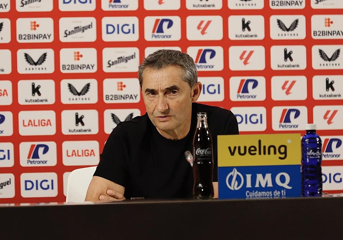 Ernesto Valverde en sala de prensa, tras seguir el partido desde el palco.