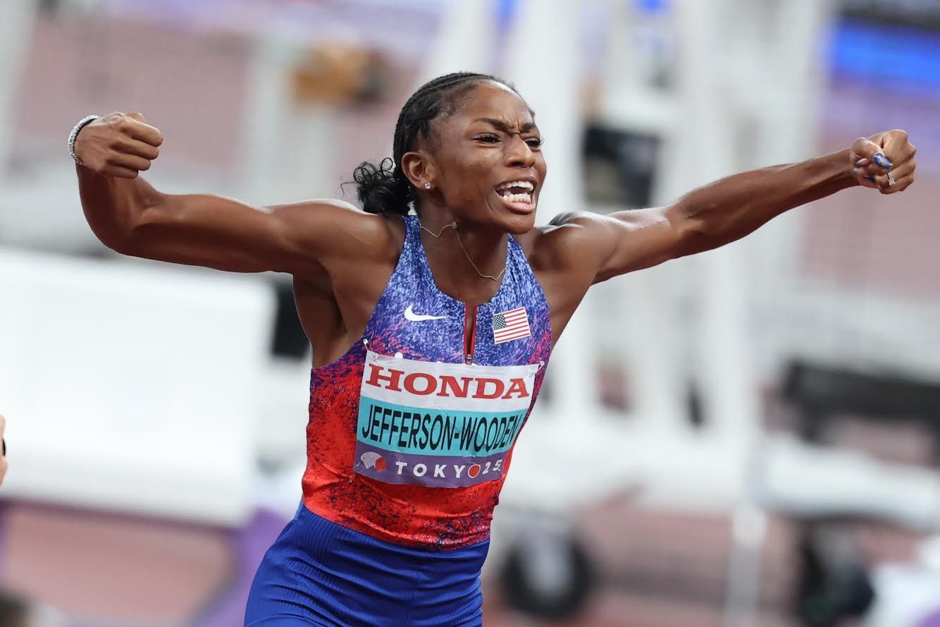 Jefferson-Wooden celebra su victoria.