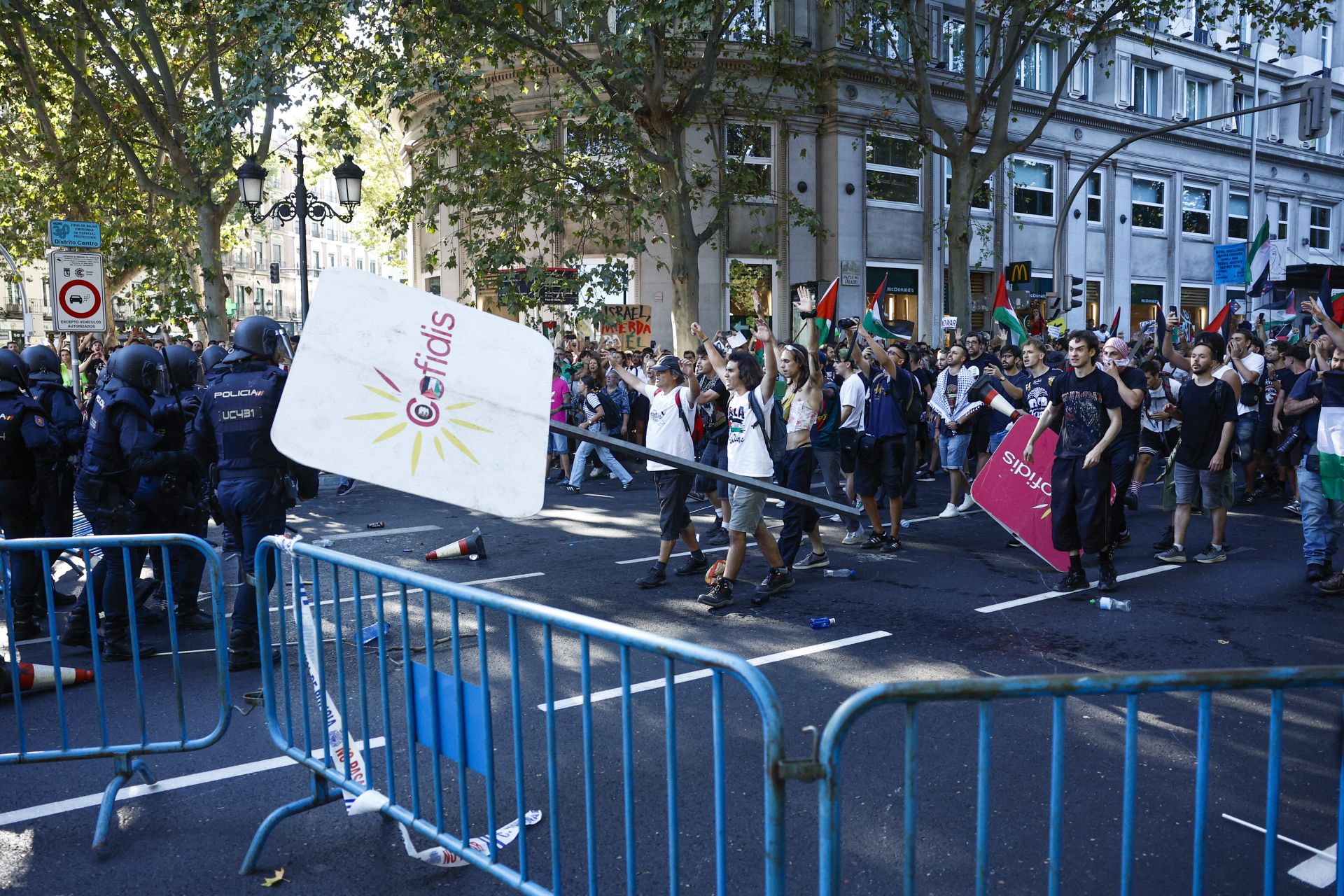 Los disturbios que han obligado a suspender la última etapa de La Vuelta