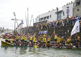 Los integrantes de Orio celebrando la victoria.