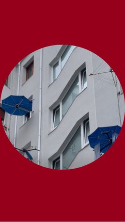 Scarlett Johansson y su marido, Colin Jost .