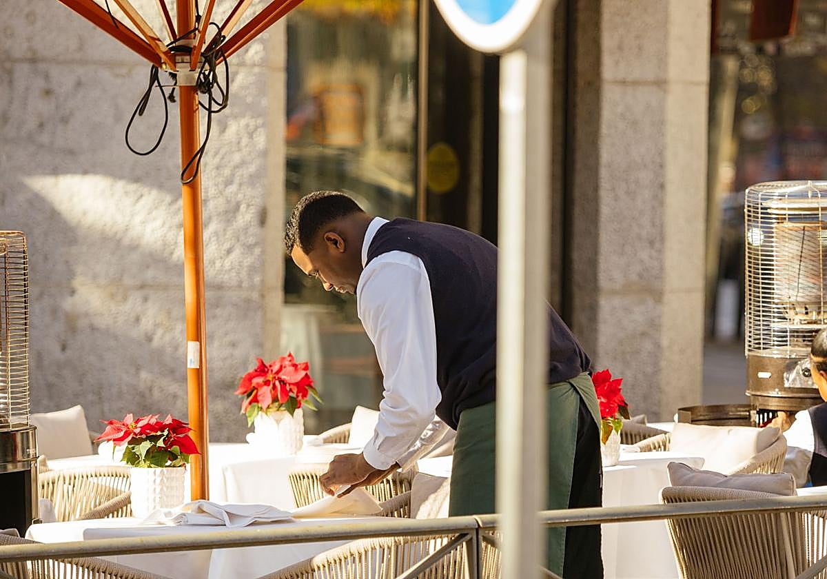 Entre junio y agosto desaparecieron en Euskadi más de 4.000 afiliados totales en la hostelería pero se incorporaron 500 extranjeros.