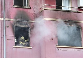 El 90% de los incendios con víctimas producidos en viviendas tienen su origen en el dormitorio, salón o cocina, según un informe.