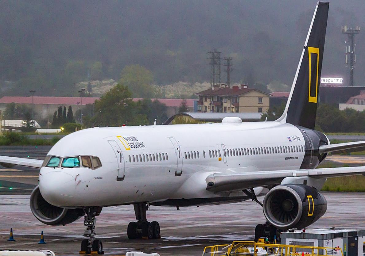 El flamante 'Boeing 757' de National Geographic, único en el mundo, se encuentra desde el lunes en Loiu.
