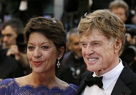Robert Redford con su segunda mujer, Sibylle Szaggars.