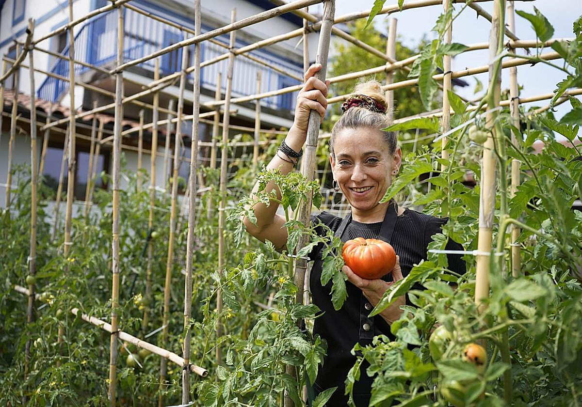 Arroz con carrilleras, bacalao a la brasa con piquillos y pan casero en un paraíso de Euskadi