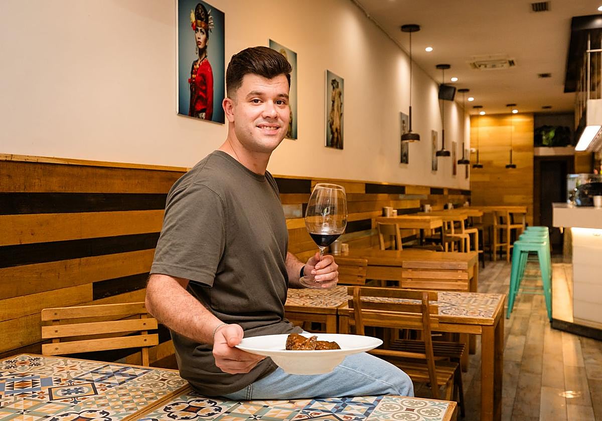 El bar que te lleva de Vitoria al fin del mundo con sus pintxos y tostas