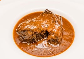 El bar que te lleva de Vitoria al fin del mundo con sus pintxos y tostas