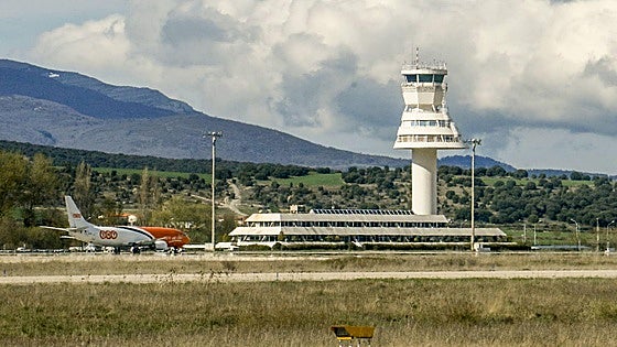 El aeropuerto de Vitoria potenciará su pista y terminal