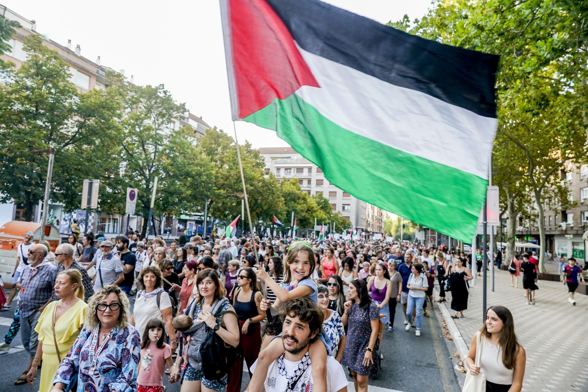 Así ha sido la cadena humana contra el «genocidio» en Gaza en Vitoria