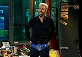 El peor día de Broncano en la oficina: le untan el pelo con un gel que «huele mal» y recibe un corte de su novia al preguntarle por el sexo