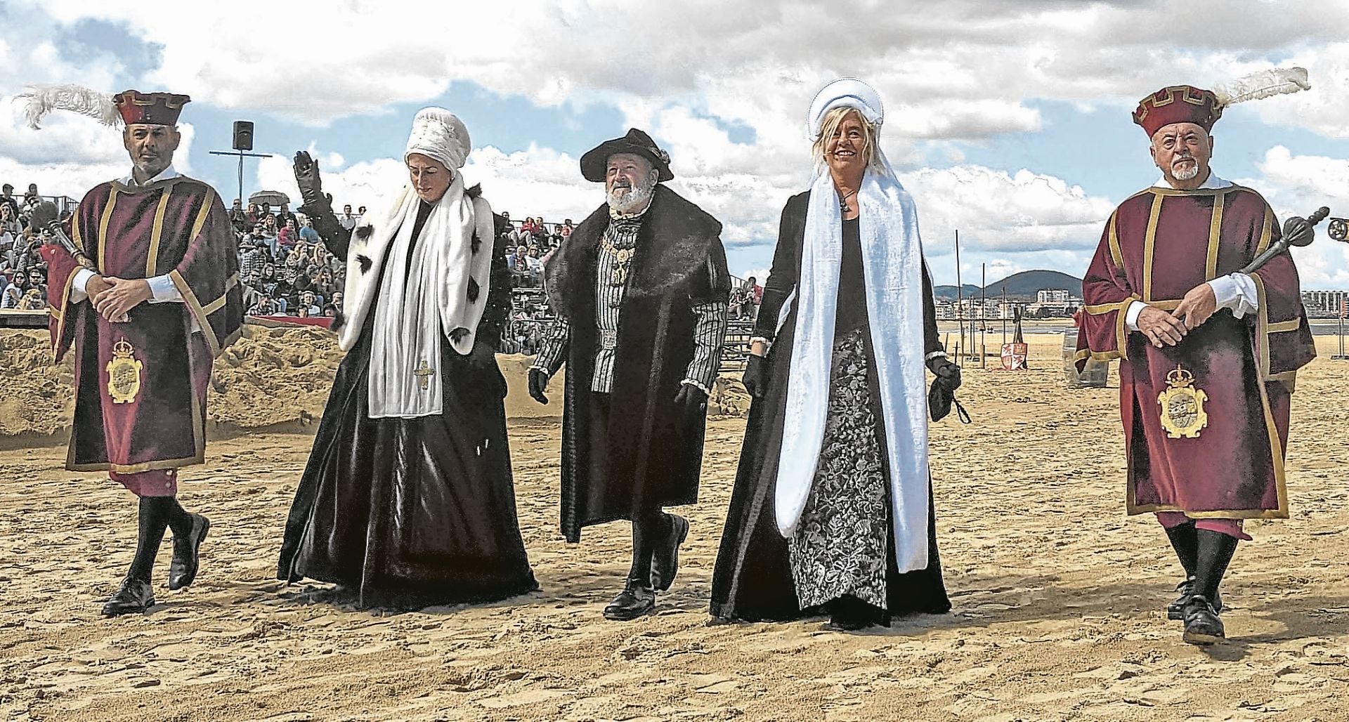 Recreación del desembarco del emperador y de su comitiva en Laredo.