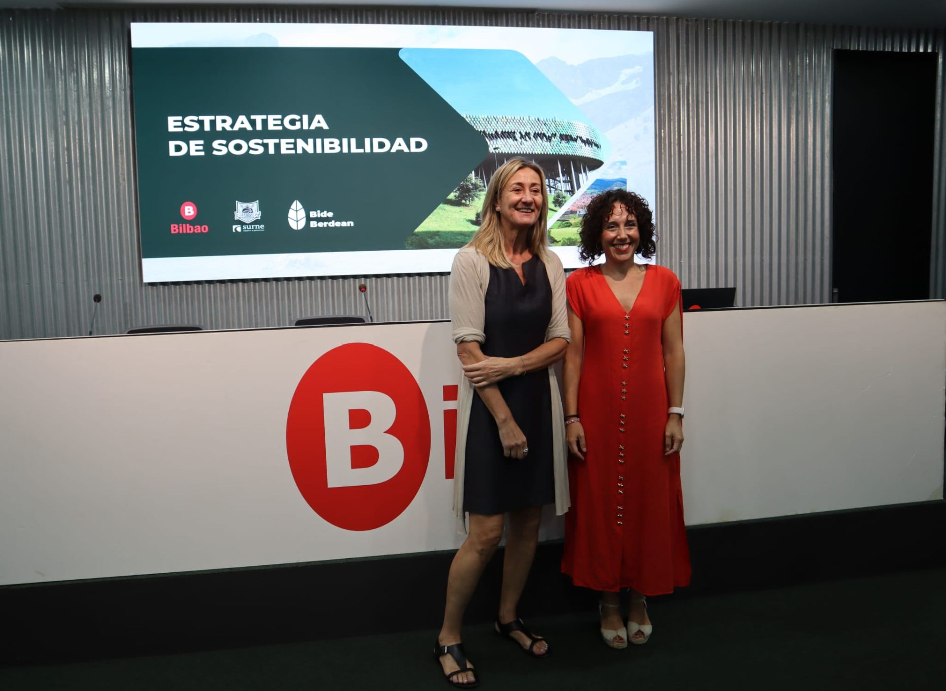 Isabel Iturbe y Nora Abete, en Miribilla.