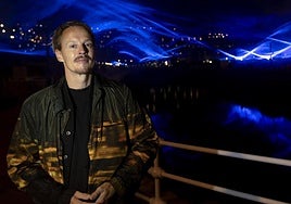 El artista holandés en el ensayo gráfico de su obra 'Waterlicht'