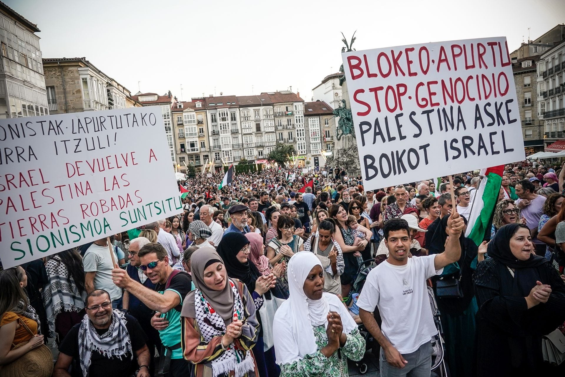 Las imágenes de la manifestación de Vitoria contra el genocidio en Gaza ...