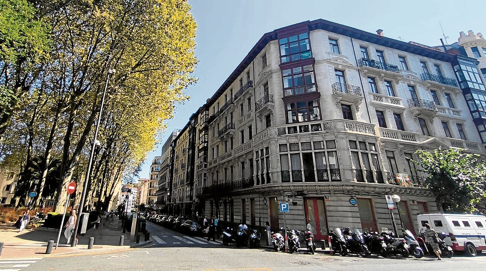 El inmueble está ubicado en el número 6 de Alameda Mazarredo y fue construido en 1889.