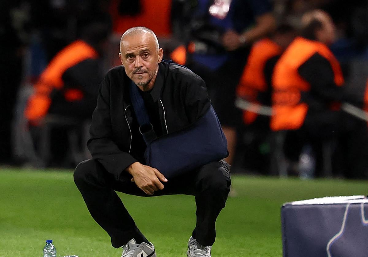 Luis Enrique reinventa el fútbol: de ver el partido en el palco a utilizar tácticas de regional