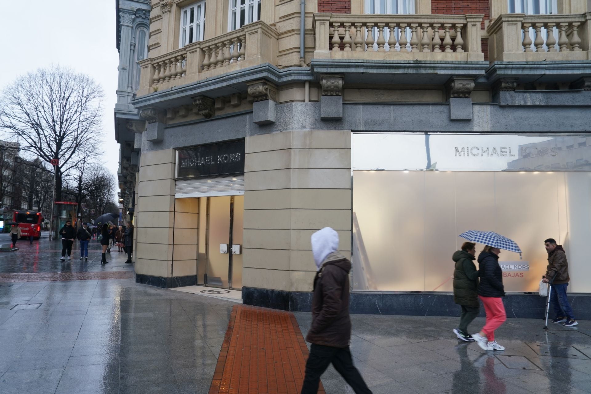 El viraje comercial de la Plaza Moyúa: de Michael Kors a Misako