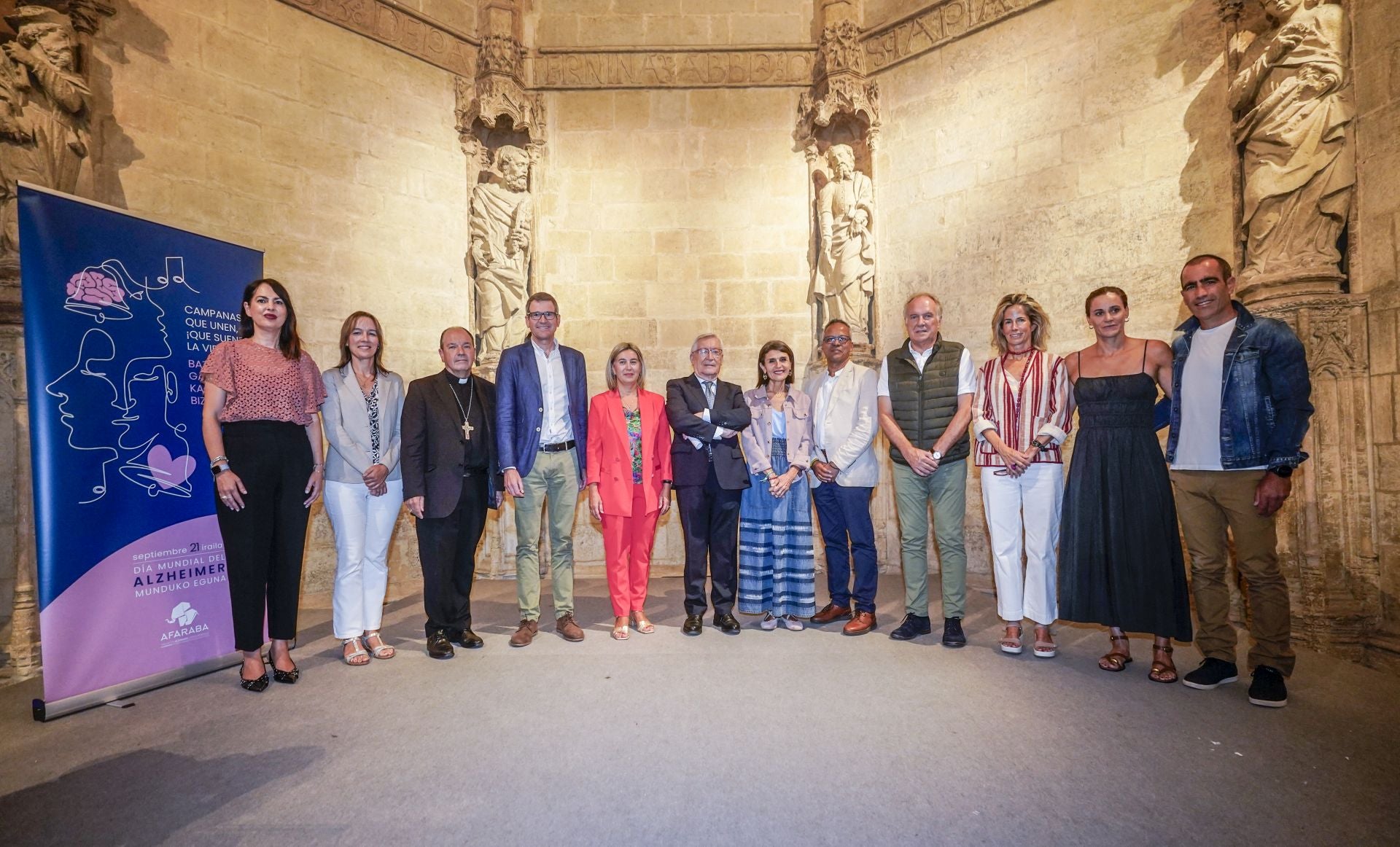 Ana Rosa López de Uralde, Arantxa Ibáñez de Opacua, Juan Carlos Elizalde, Gorka Urtaran, Irma Basterra, Miguel Álgel Echevarria, Nerea Melgosa, Lucho Royero, Iñaki Olalde, Zuriñe Ortiz de Latierro, Ruth Brito y Eneko Llanos.