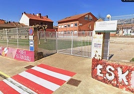 Acceso a la ikastola de Lanciego, en Rioja Alavesa.