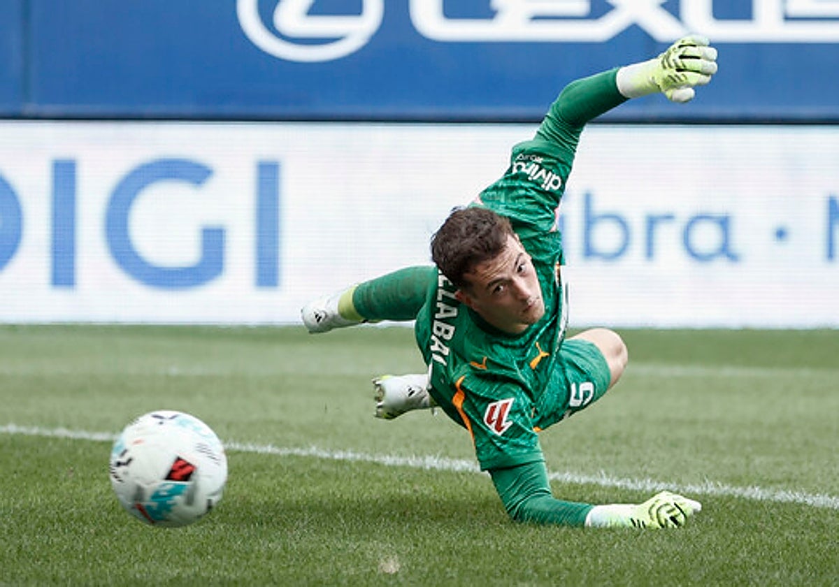 Julen Agirrezabala en el Osasuna-Valencia.