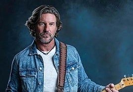 Muere el compositor Brett James en un accidente de avión a los 57 años