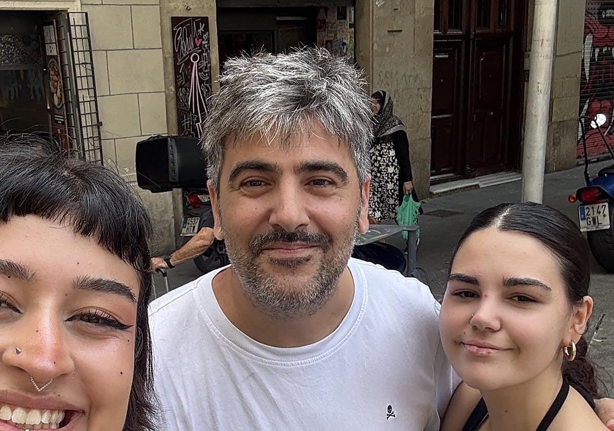 David Muñoz, de Estopa, empieza la carrera de Historia: «Cosas que no me esperaba del 2025, estudiar con mi cantante favorito»