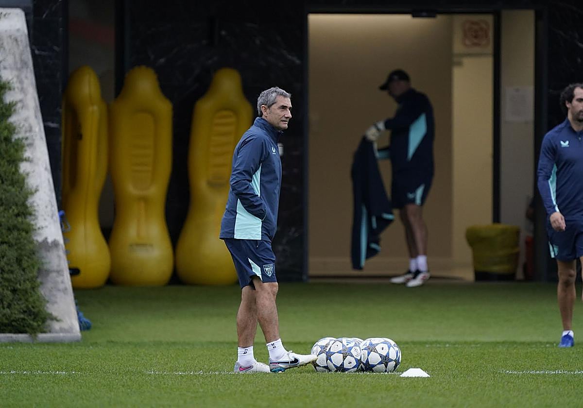 Ernesto Valverde durante un entrenamiento