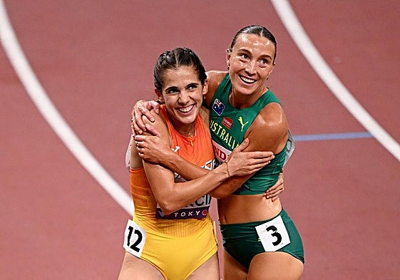 Marta García, a la izquierda, ha peleado con las mejores en el 5.000..