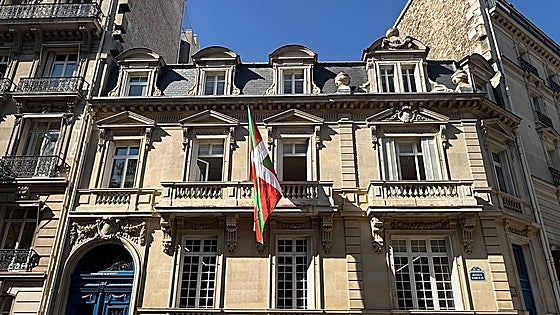 El PNV celebra entre críticas a PP y Vox que el palacete de París ya es de su propiedad