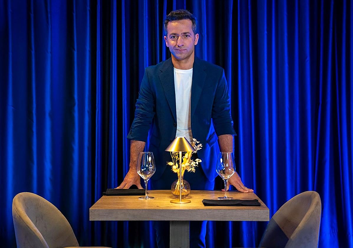 Xabier García Ramsden presenta 'El otro lado de la mesa' los lunes.