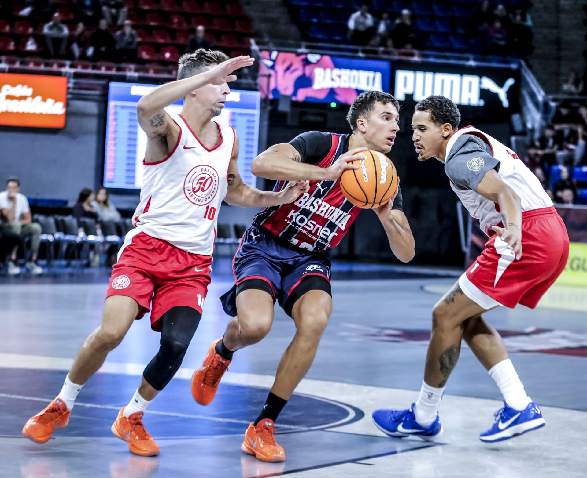 Las mejores imágenes del Baskonia-Pallacanestro Trieste