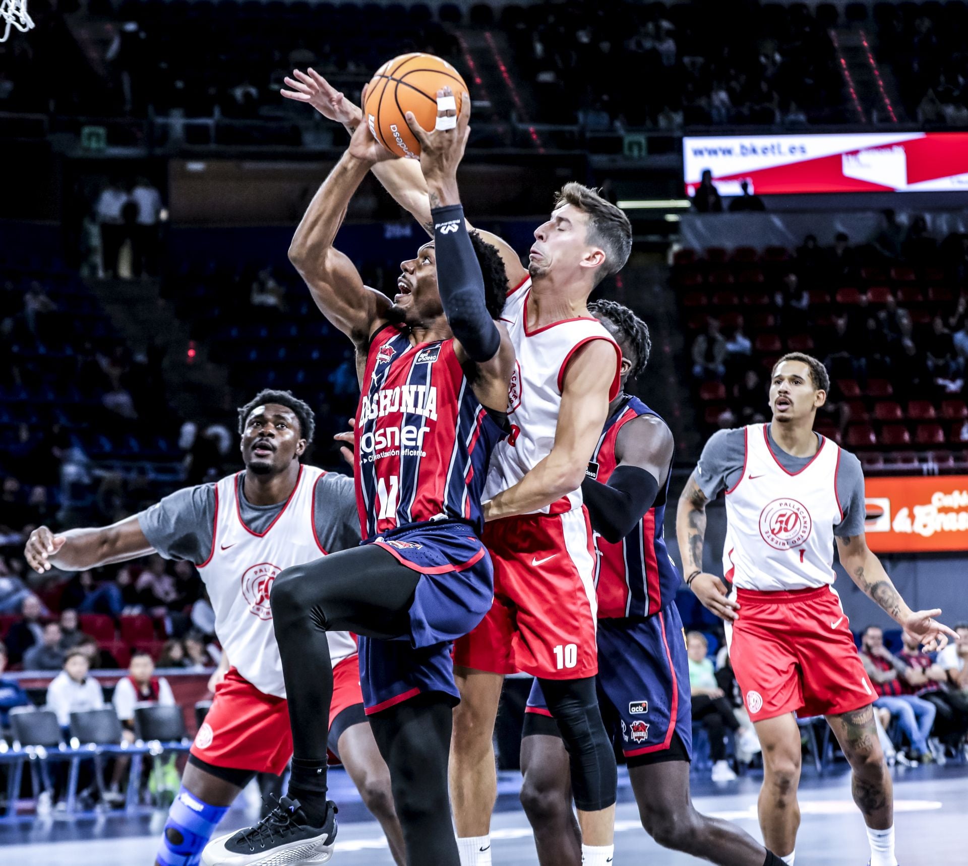 Las mejores imágenes del Baskonia-Pallacanestro Trieste