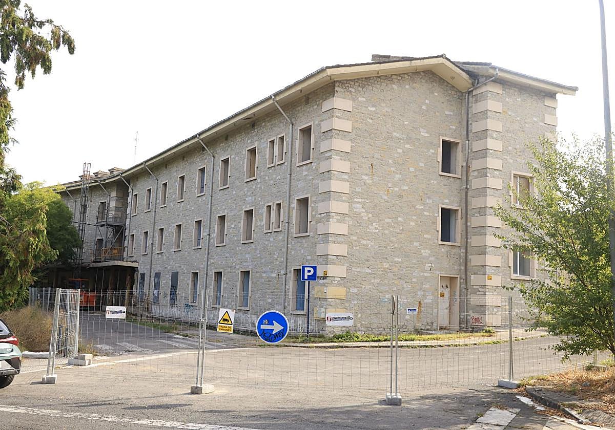 Las obras del centro de refugiados de Arana «discurren con normalidad».