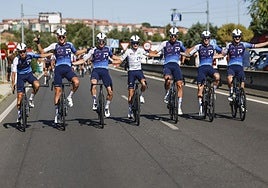Ciclistas del Israel durante la Vuelta a España.
