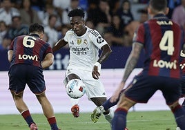 El vizcaíno Elgezabal, capitán del Levante, señala a Vinicius: «Cuando se nos falta al respeto hay que decir basta»