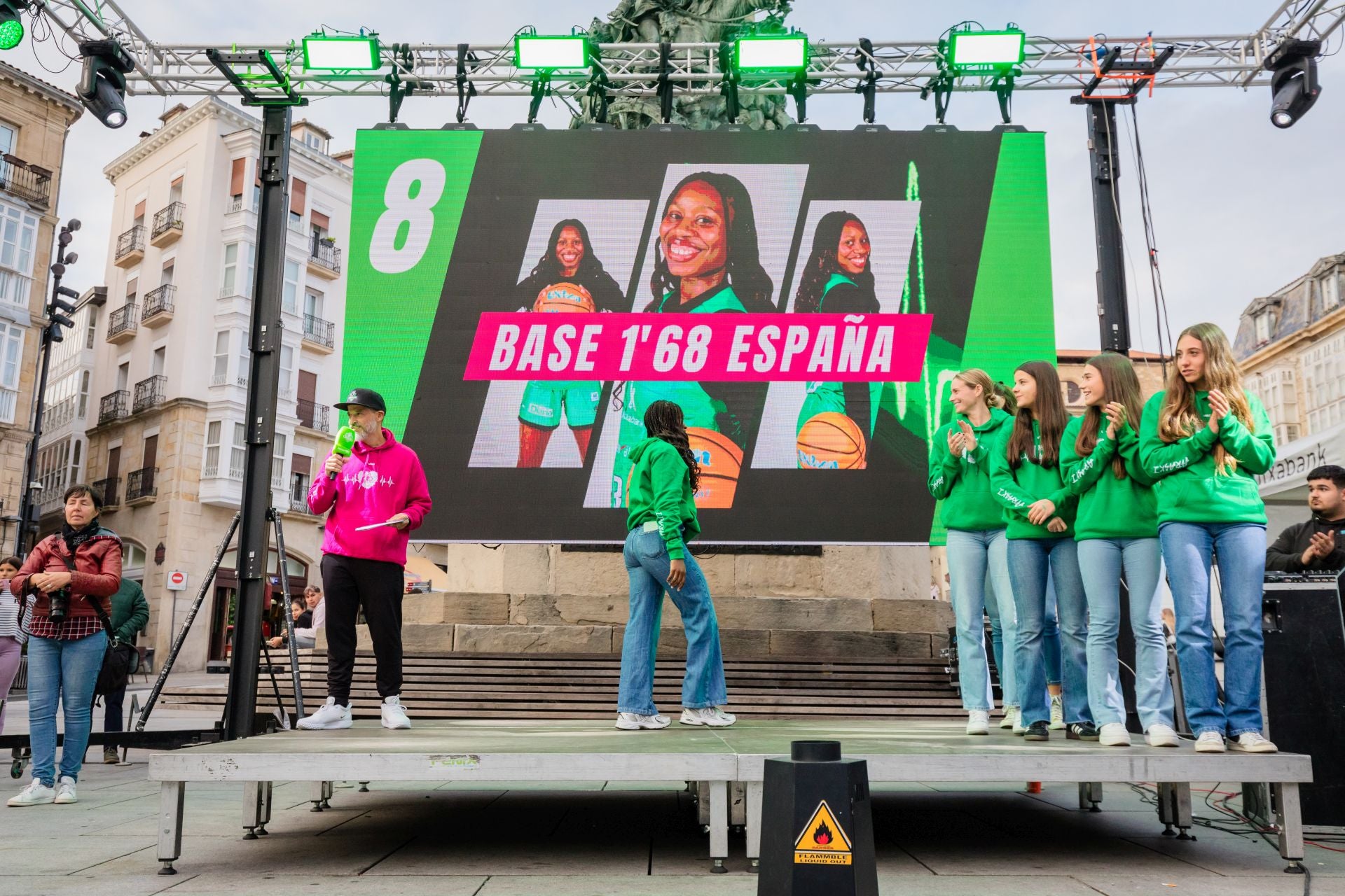 El Araski se presenta en sociedad en el centro de Vitoria