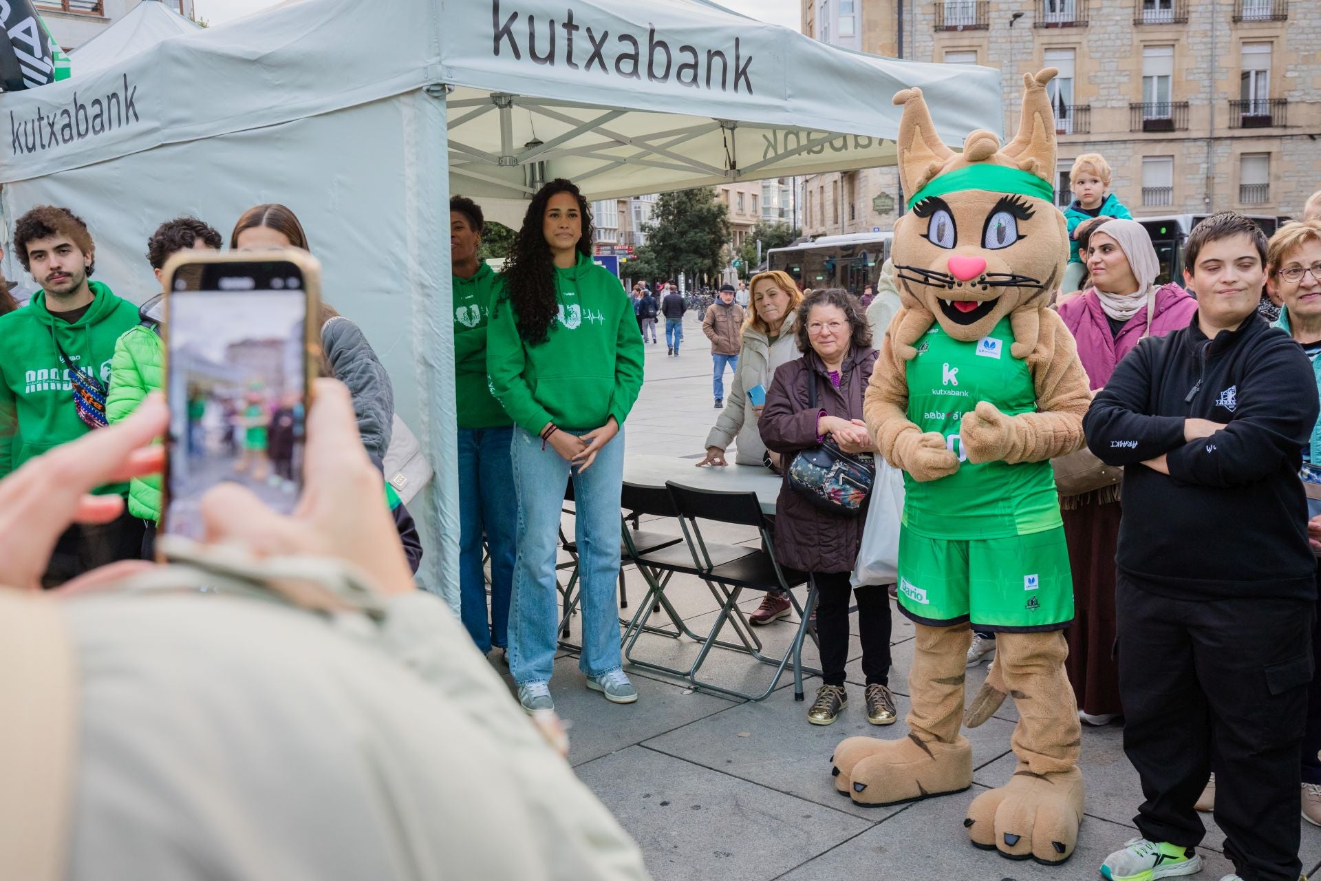 El Araski se presenta en sociedad en el centro de Vitoria
